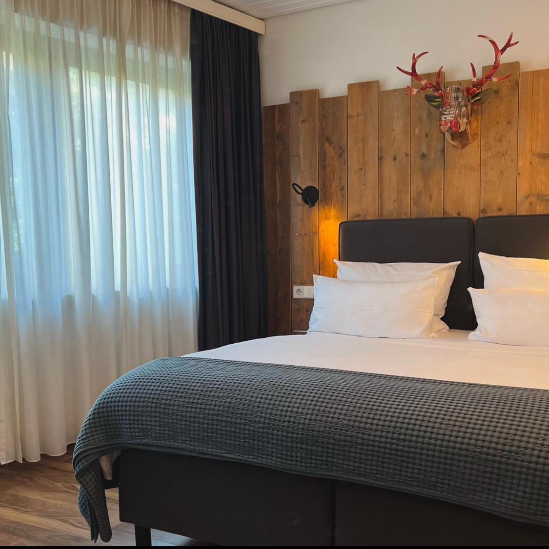 פרייבורג Kreuzblume Hotel & Weinstube מראה חיצוני תמונה