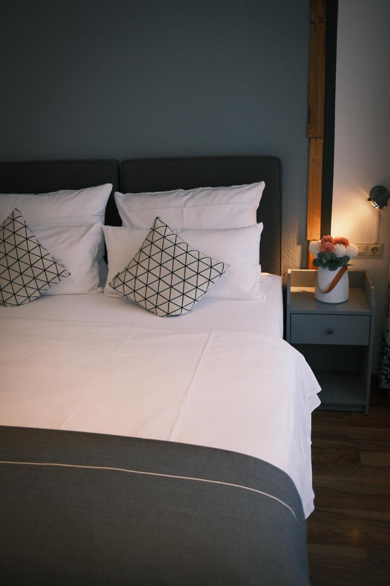פרייבורג Kreuzblume Hotel & Weinstube מראה חיצוני תמונה